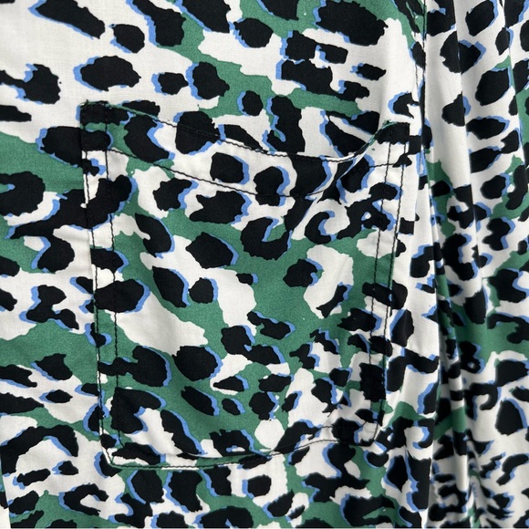 BeachLunchLounge Top Womens Plus Size Green Leopard Print Button Roll Tab Sleeve - Picture 7 of 16